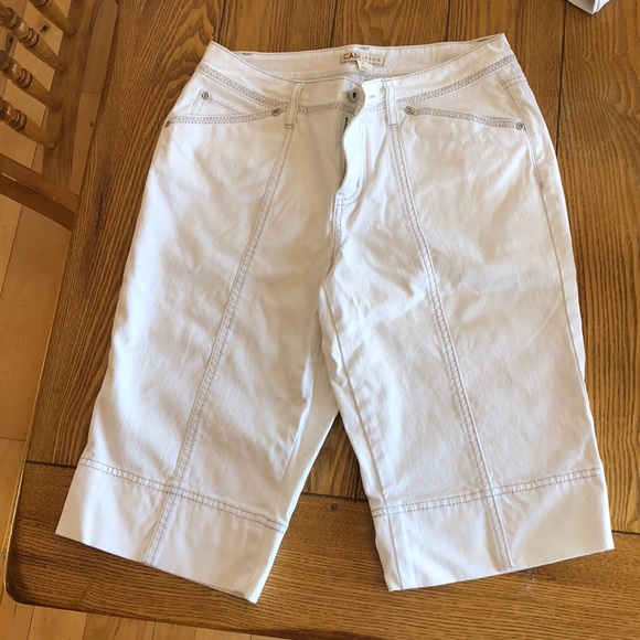 White denim capris size 6. - Picture 1 of 4